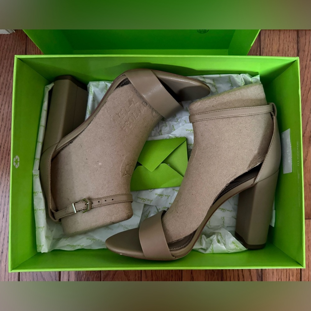 Sam Edelman Yaro Ankle Strap Sandal in soft beige